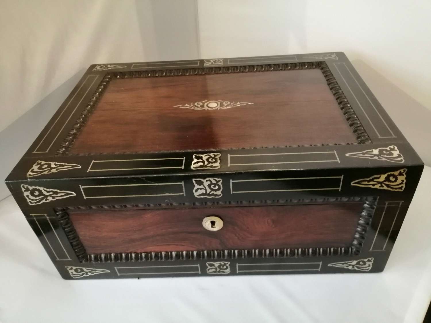A Fine Quality 19th Century Rosewood Jewellery Box