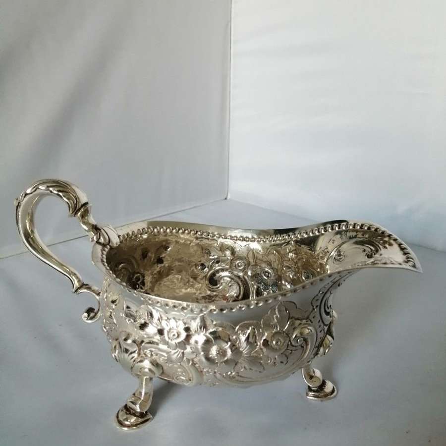 A Large And Impressive Georgian Silver Sauceboat/gravy Boat