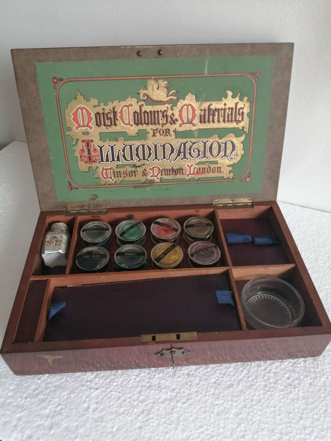 A more unusual Winsor and Newton artists box