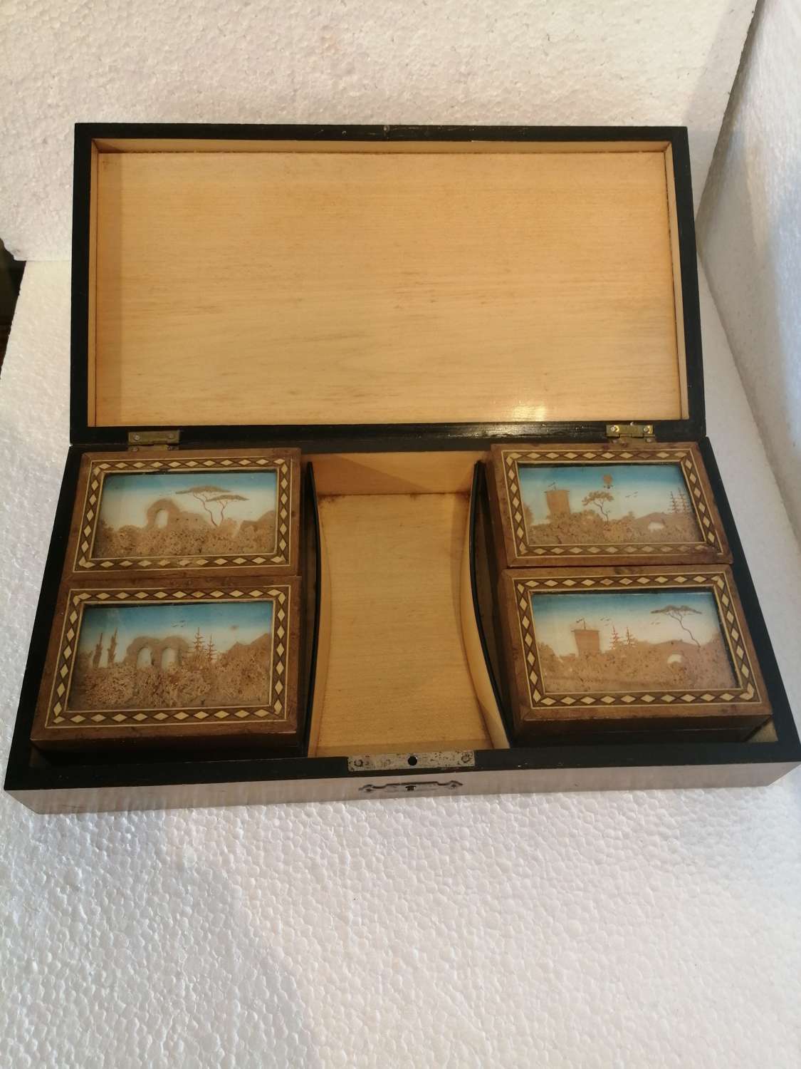 Early 20th century Chinese playing cards box