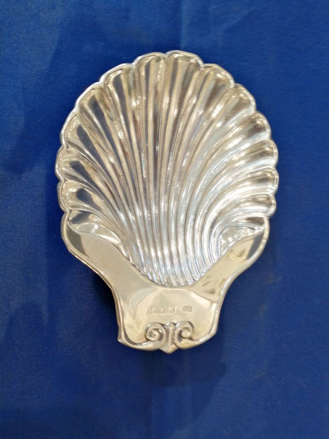 Silver shell shaped dish