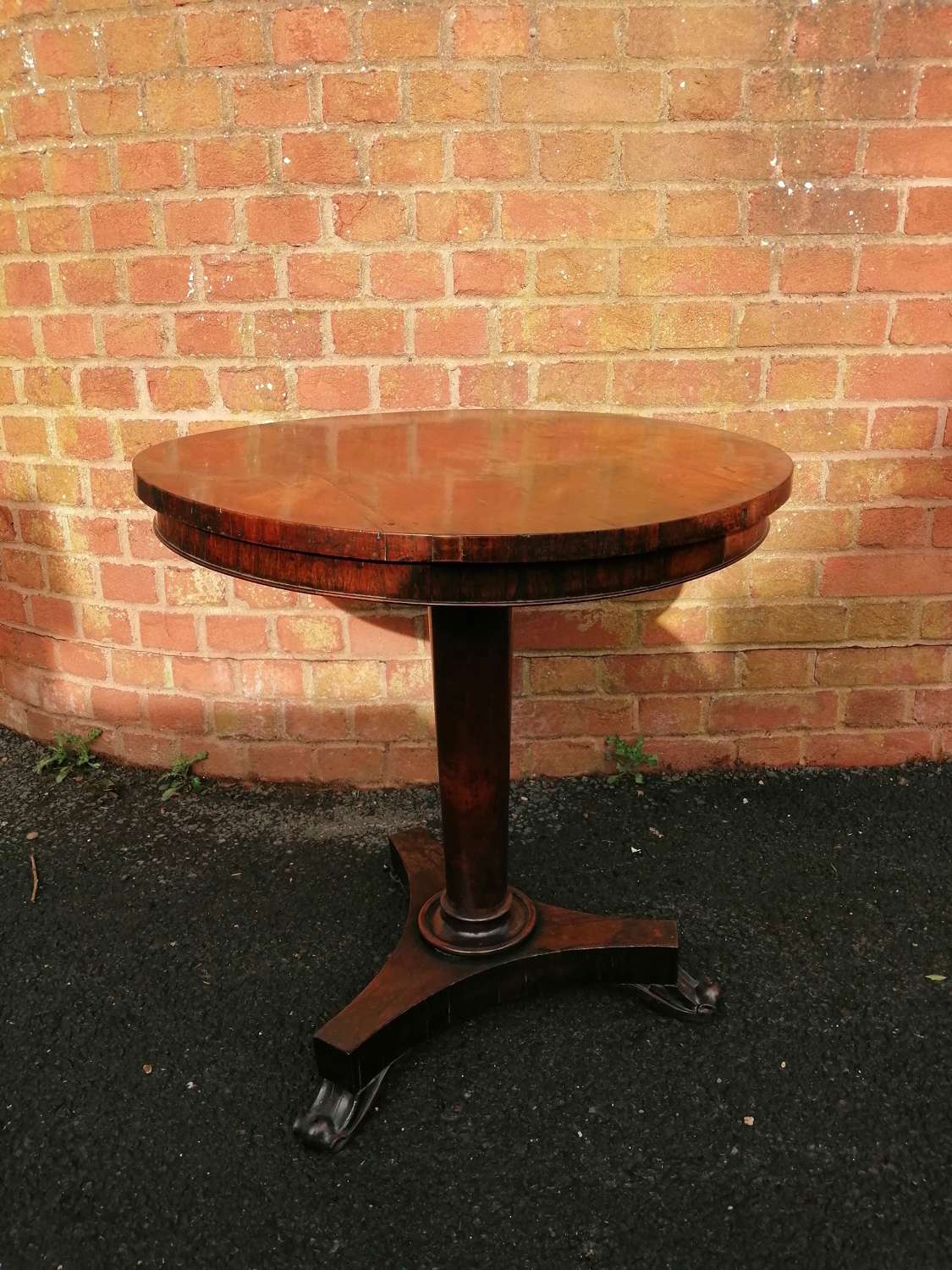 A  lovely rosewood drum style occasional table