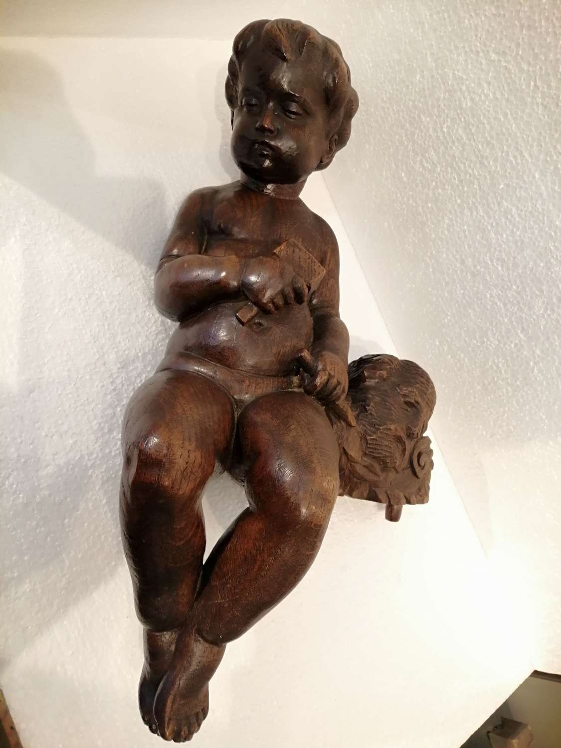 A fine quality 18th century carved wooden figure in elm