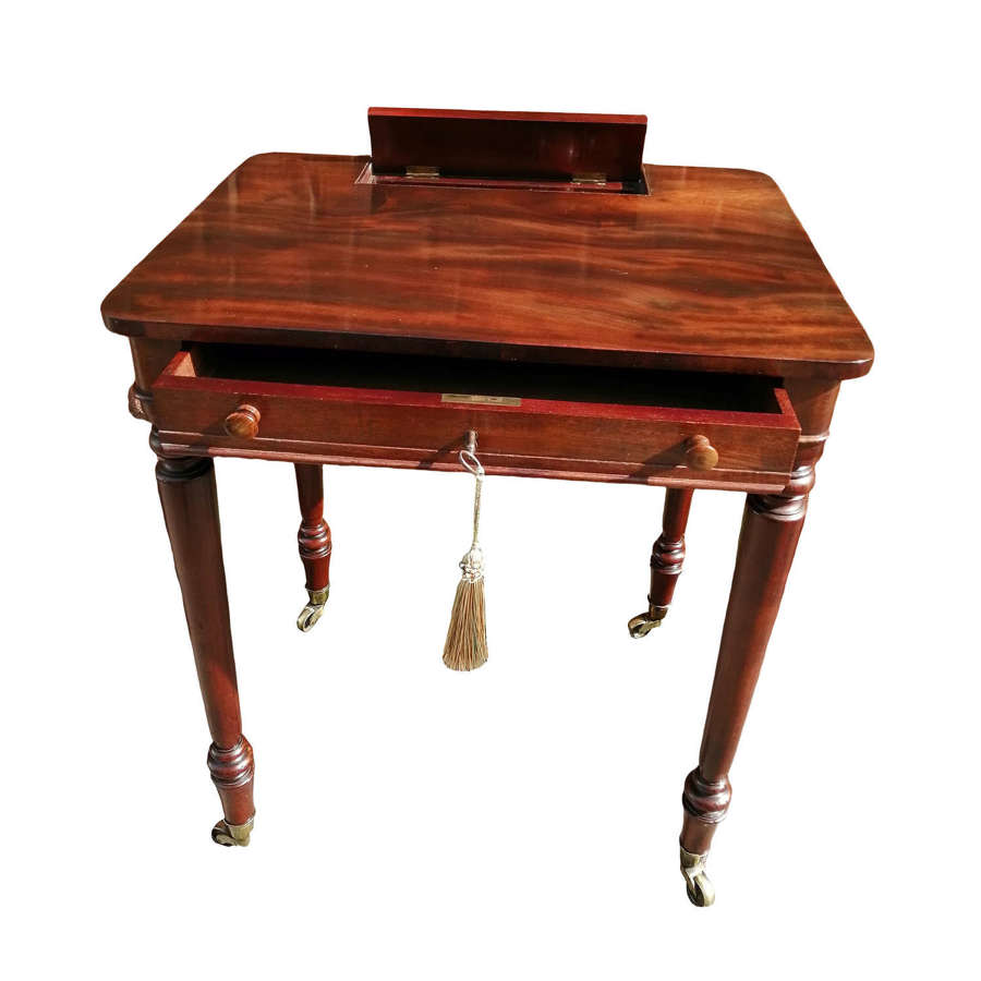 An elegant Georgian mahogany "Gillows of Lancaster "  writing table