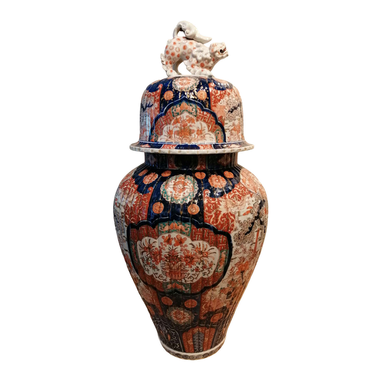 An incredible quality 19th century Japanese Imari  temple jar