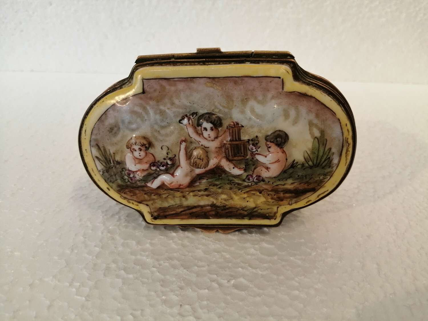 A Naples Royal Porcelain Trinket box