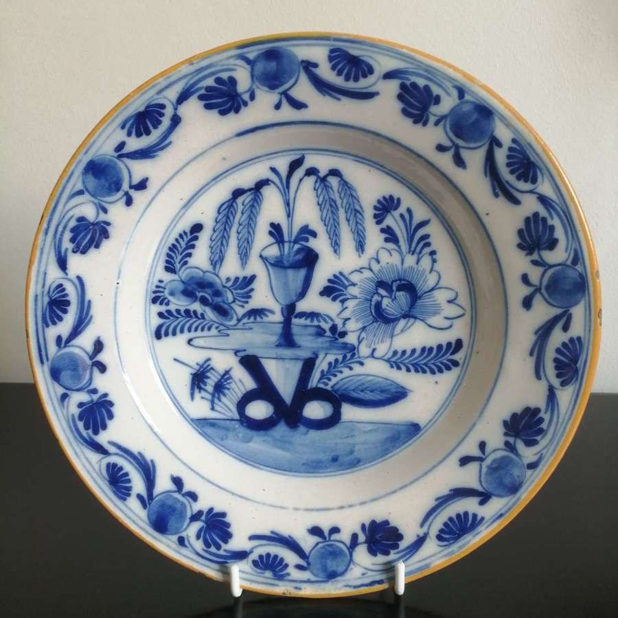 An excellent 18th century Dutch Delft blue & white plate