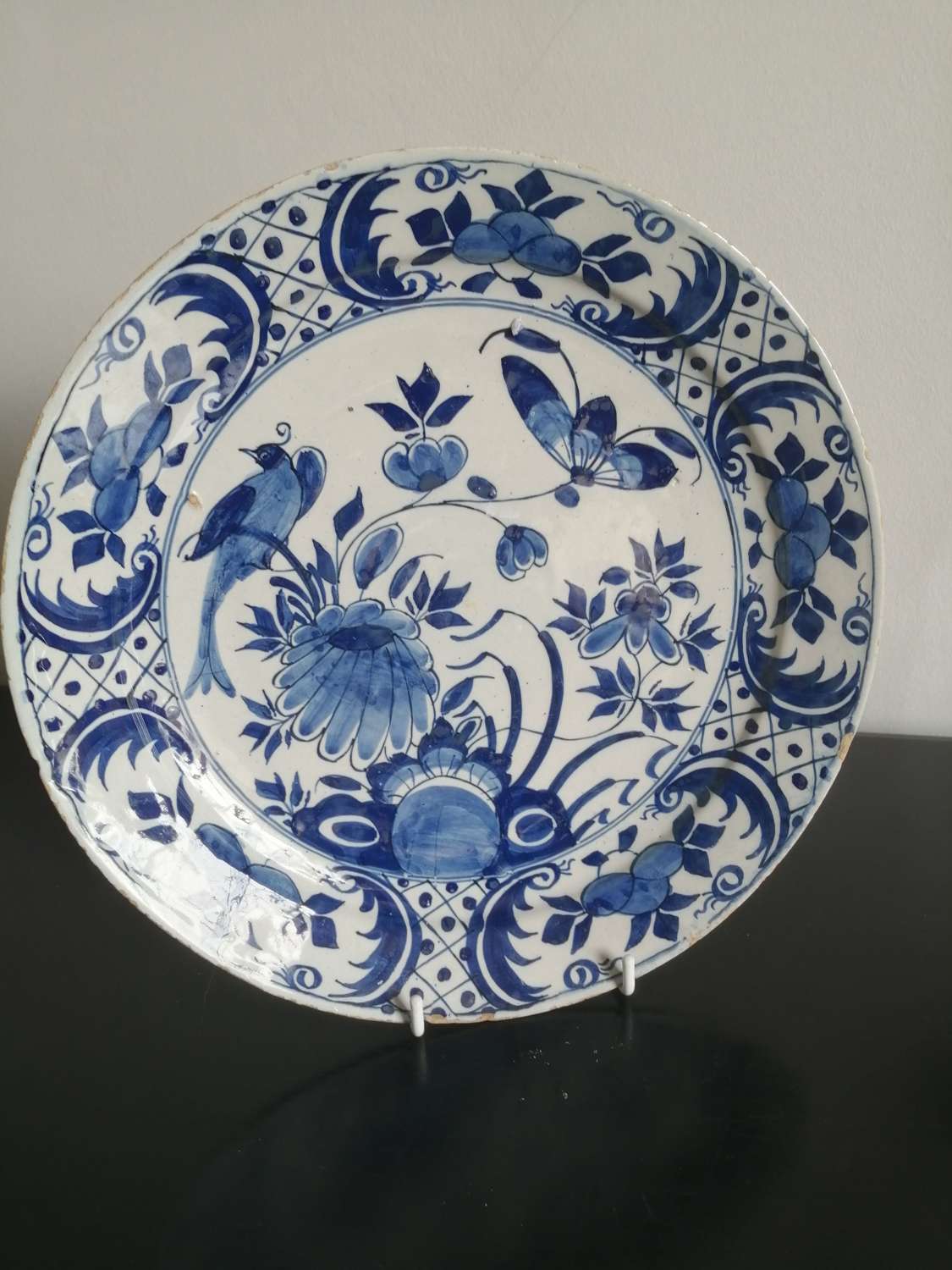 A lovely 18th century Dutch Delft blue & white plate