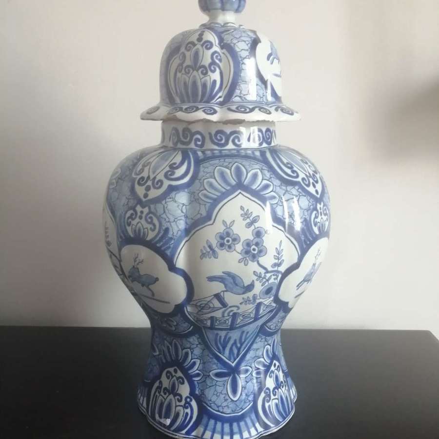 A fine quality Dutch Delft vase & cover