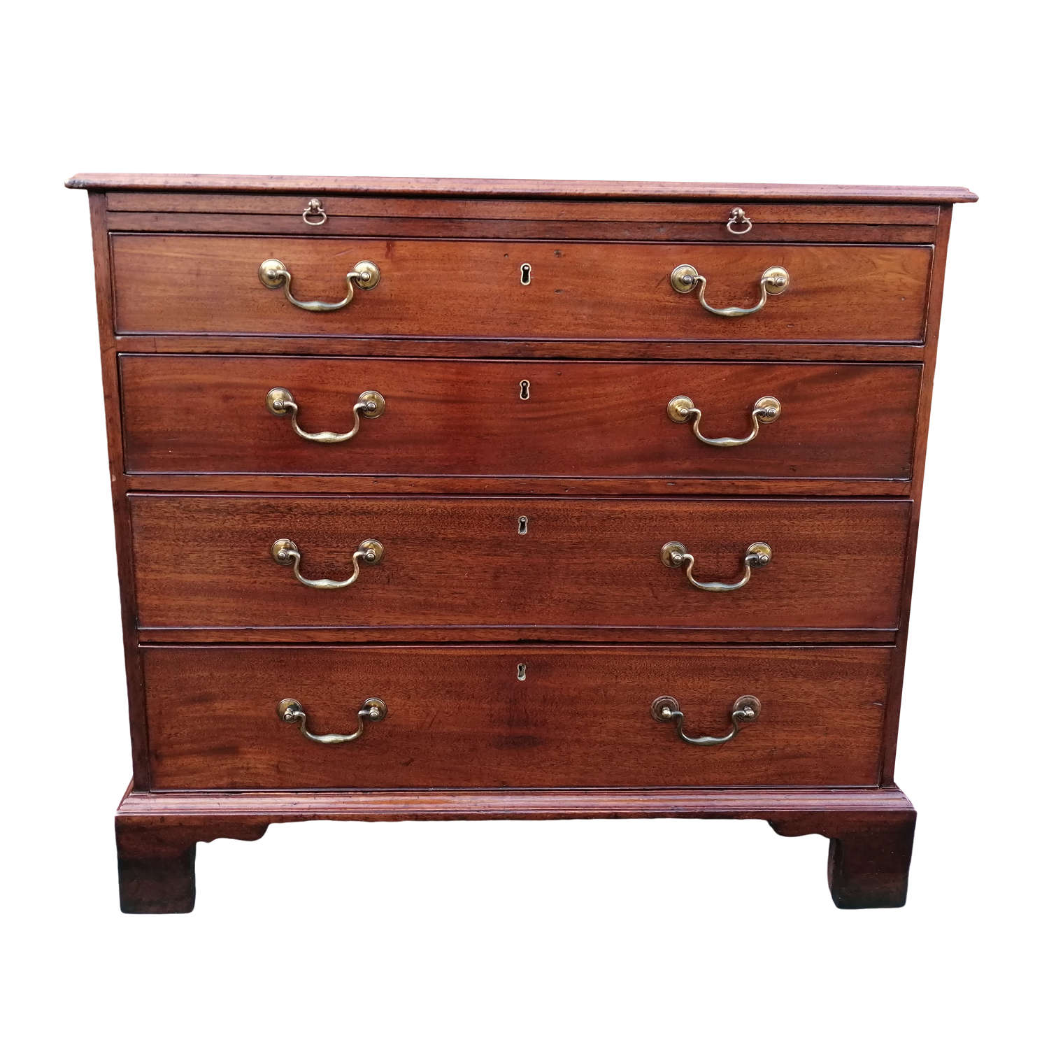 An excellent quality Georgian mahogany chest of drawers